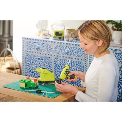 AKUMULATOROWY PISTOLET DO KLEJENIA RGLM18-0 18V 0*AH ONE+ RYOBI AKUMULATOROWY PISTOLET DO KLEJENIA RGLM18-0 18V 0*AH ONE+ RYOBI