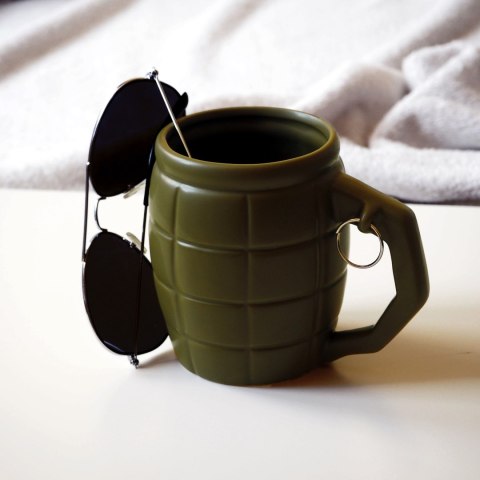 Kubek Granat Zielony 450 ml militarny dla faceta Kubek Granat Zielony 450 ml militarny dla faceta