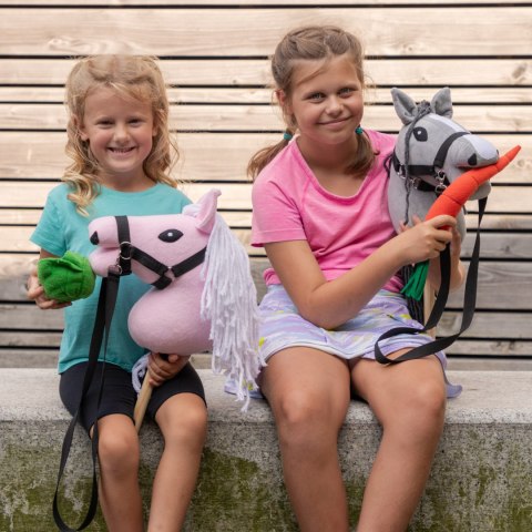 Mały Hobby Horse Skippi - koń na kiju - różowy A5 - lekki i poręczny Mały Hobby Horse Skippi - koń na kiju - różowy A5 - lekki i poręczny