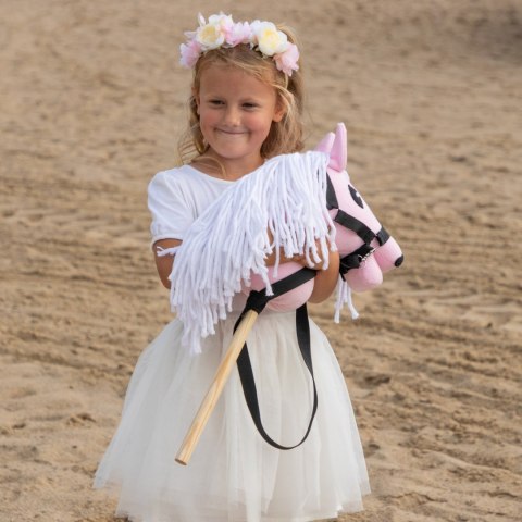 Mały Hobby Horse Skippi - koń na kiju - różowy A5 - lekki i poręczny Mały Hobby Horse Skippi - koń na kiju - różowy A5 - lekki i poręczny