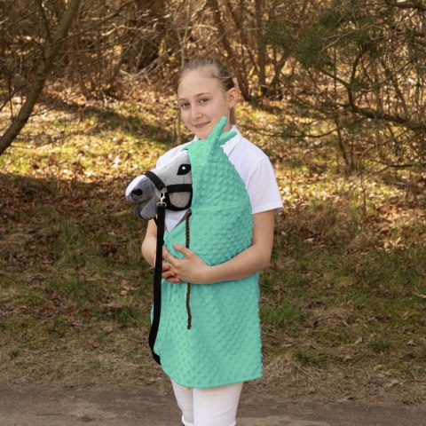 Peleryna Skippi dla Hobby Horse - zielona - uniwersalny rozmiar A3 A4 Peleryna Skippi dla Hobby Horse - zielona - uniwersalny rozmiar A3 A4