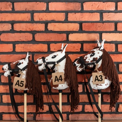 Skippi Hobby Horse A4 w brązowe łaty - koń na kiju - kantar wodze zestawie