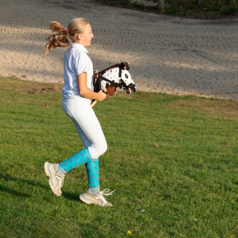 Skippi Hobby Horse A5 w brązowe łaty - koń na kiju - kantar wodze zestawie Skippi Hobby Horse A5 w brązowe łaty - koń na kiju - kantar wodze zestawie