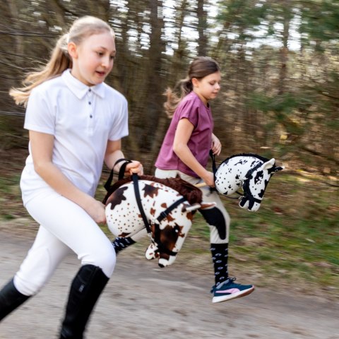 Skippi Hobby Horse w brązowe łaty - duży koń na kiju - kantar w zestawie Skippi Hobby Horse w brązowe łaty - duży koń na kiju - kantar w zestawie