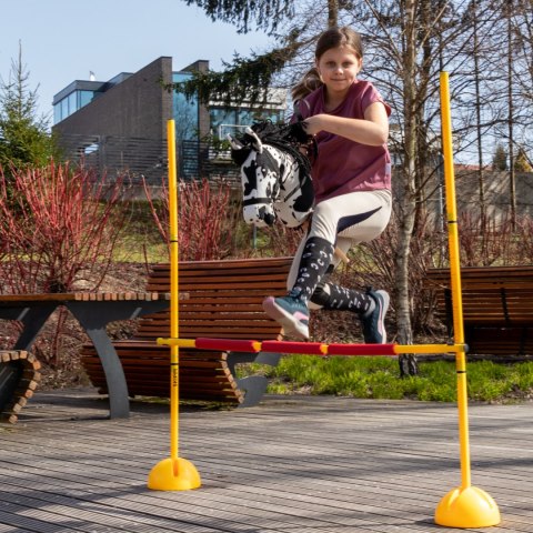 Skippi Hobby Horse w czarne łaty - duży koń na kiju - kantar w zestawie Skippi Hobby Horse w czarne łaty - duży koń na kiju - kantar w zestawie