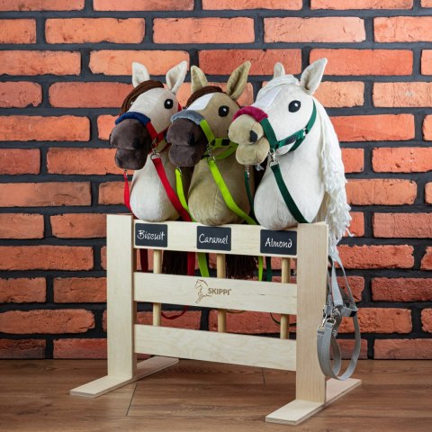 Konik na kiju z kantarem - Hobby Horse Skippi - Biszkopt - A3 - prezent Konik na kiju z kantarem - Hobby Horse Skippi - Biszkopt - A3 - prezent